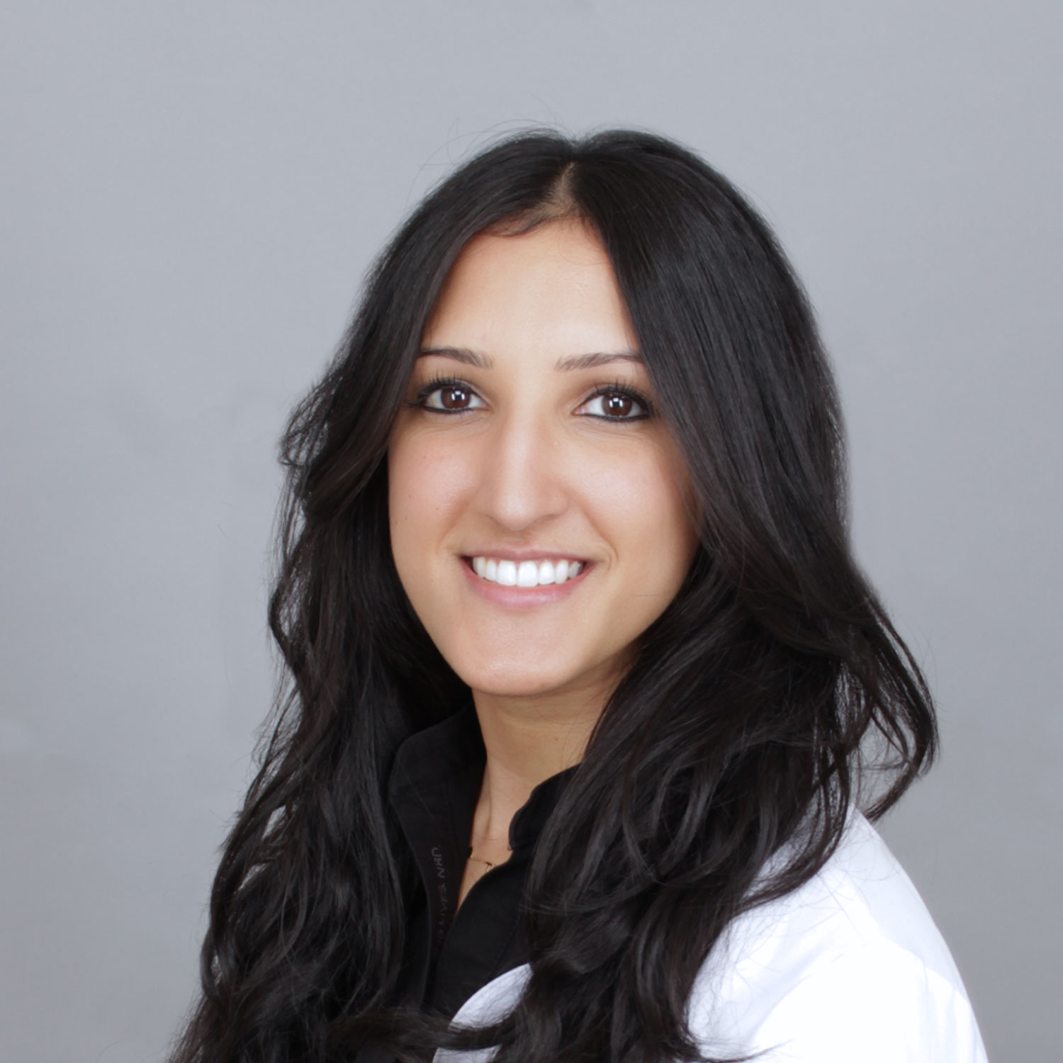 Dr. Neha Chakravarti