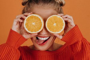 healthy foods that help to whiten teeth